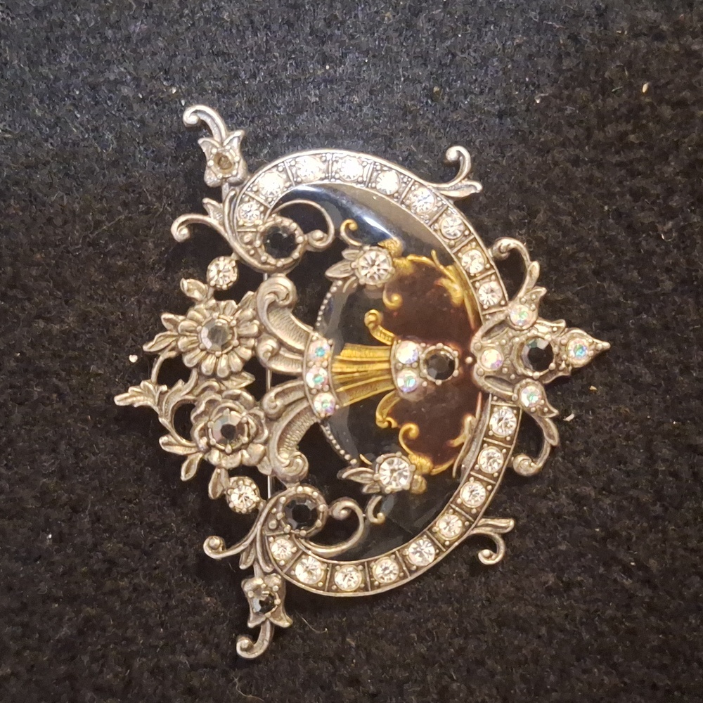 Brooch pin
